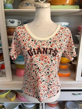 San Francisco Giants Floral Baseball Top by New Era - Size Medium